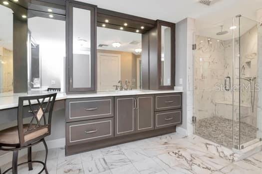 Image 18 of 48 For 3507 Bayshore Boulevard 302
