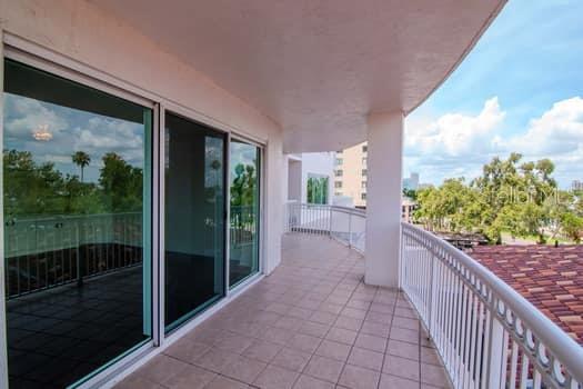Image 31 of 48 For 3507 Bayshore Boulevard 302