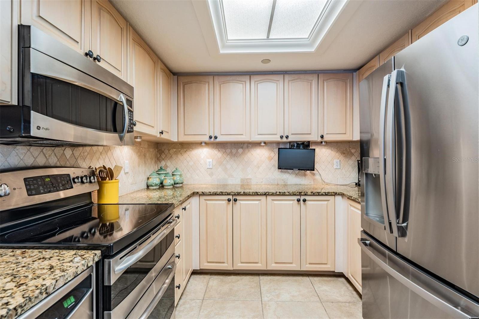 Image 17 of 53 For 399 150th Avenue 315