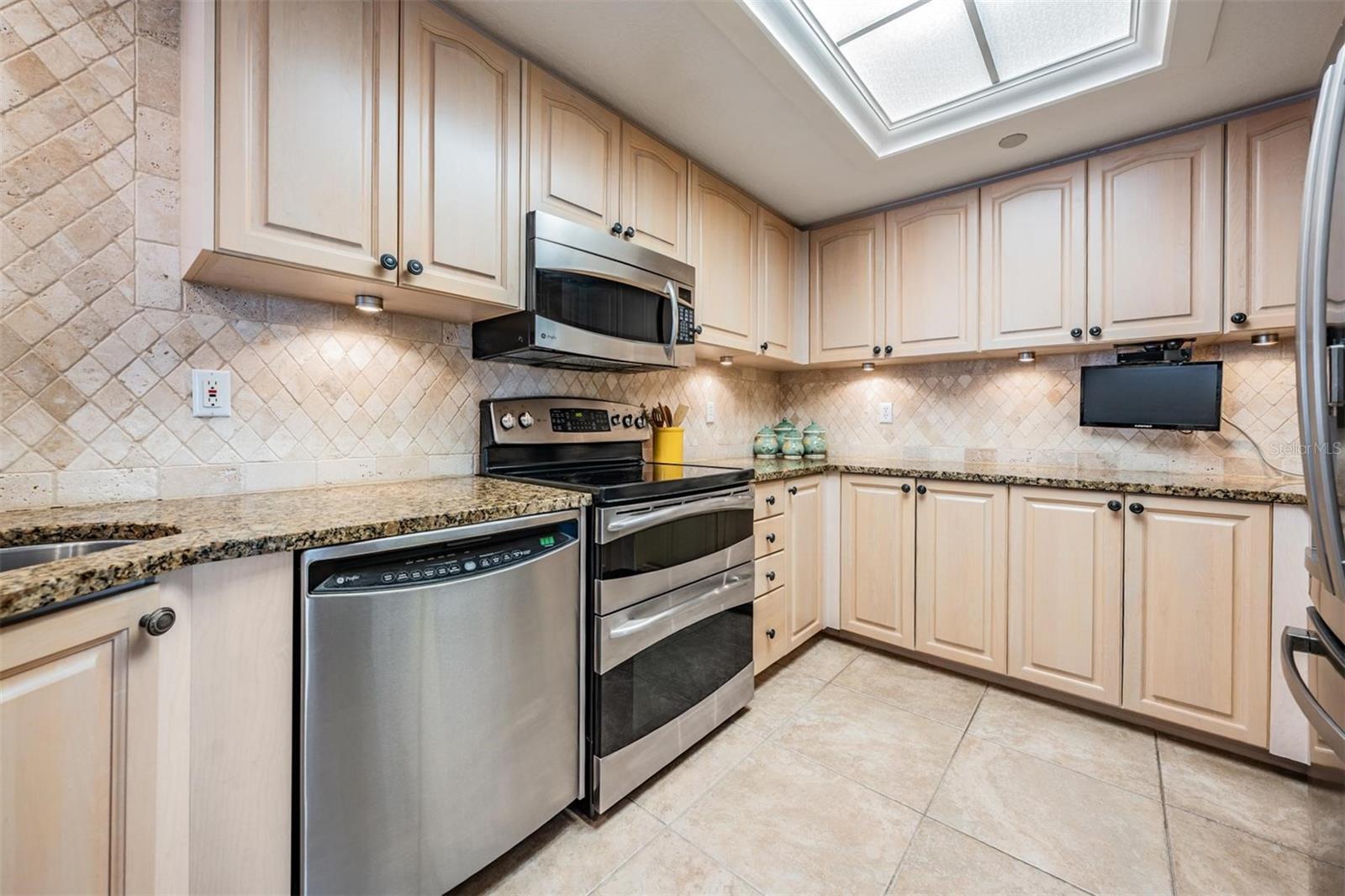 Image 18 of 53 For 399 150th Avenue 315