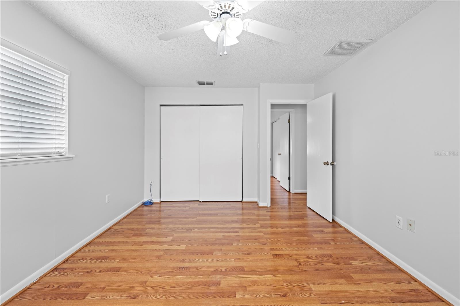 Image 21 of 34 For 23155 Thielman Avenue