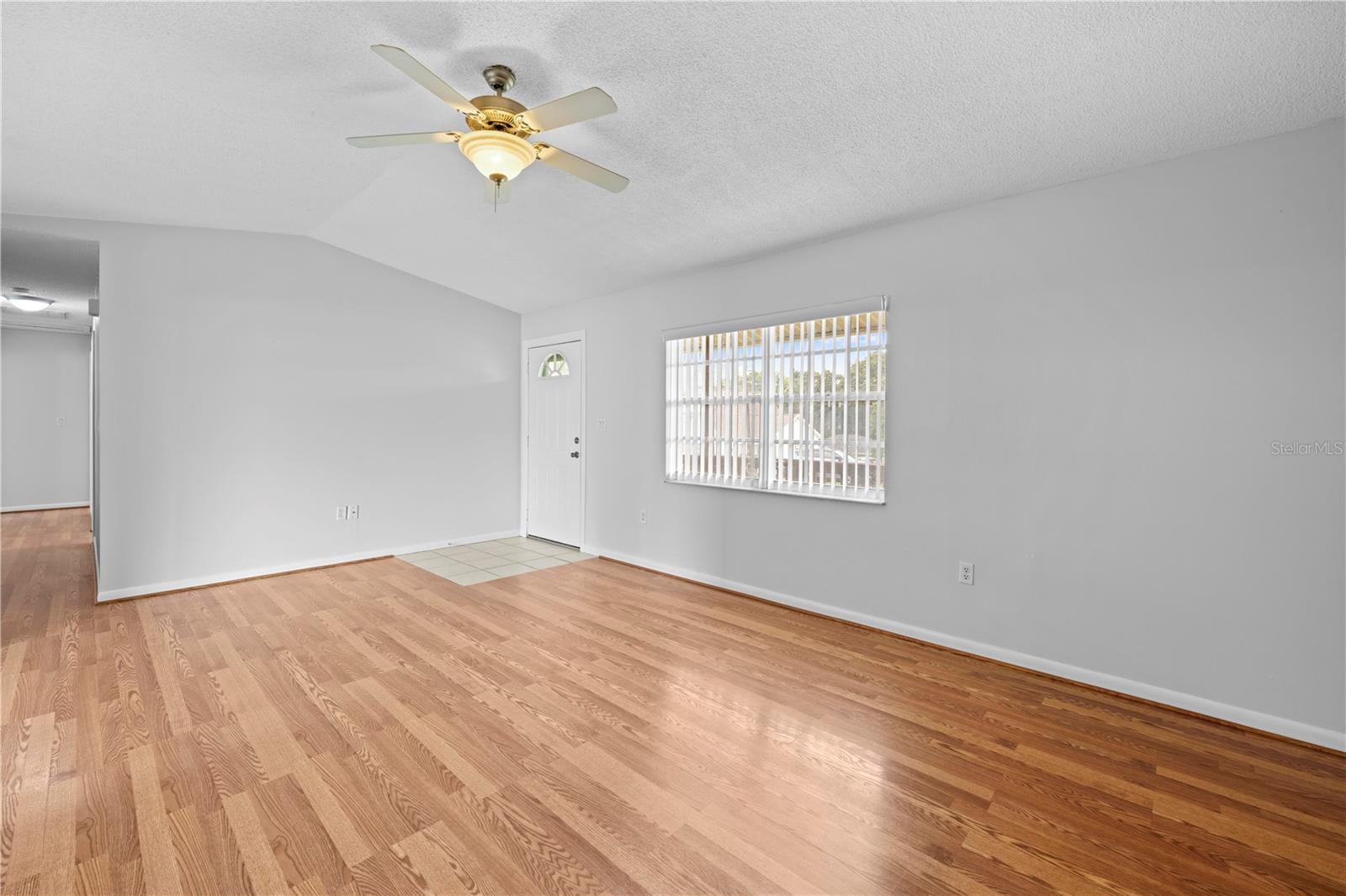 Image 4 of 34 For 23155 Thielman Avenue