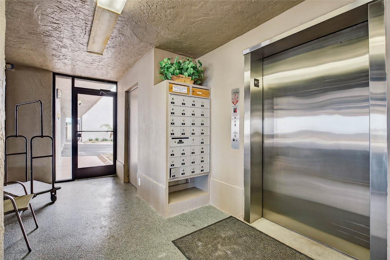 Image 30 of 42 For 14300 Gulf Boulevard 104
