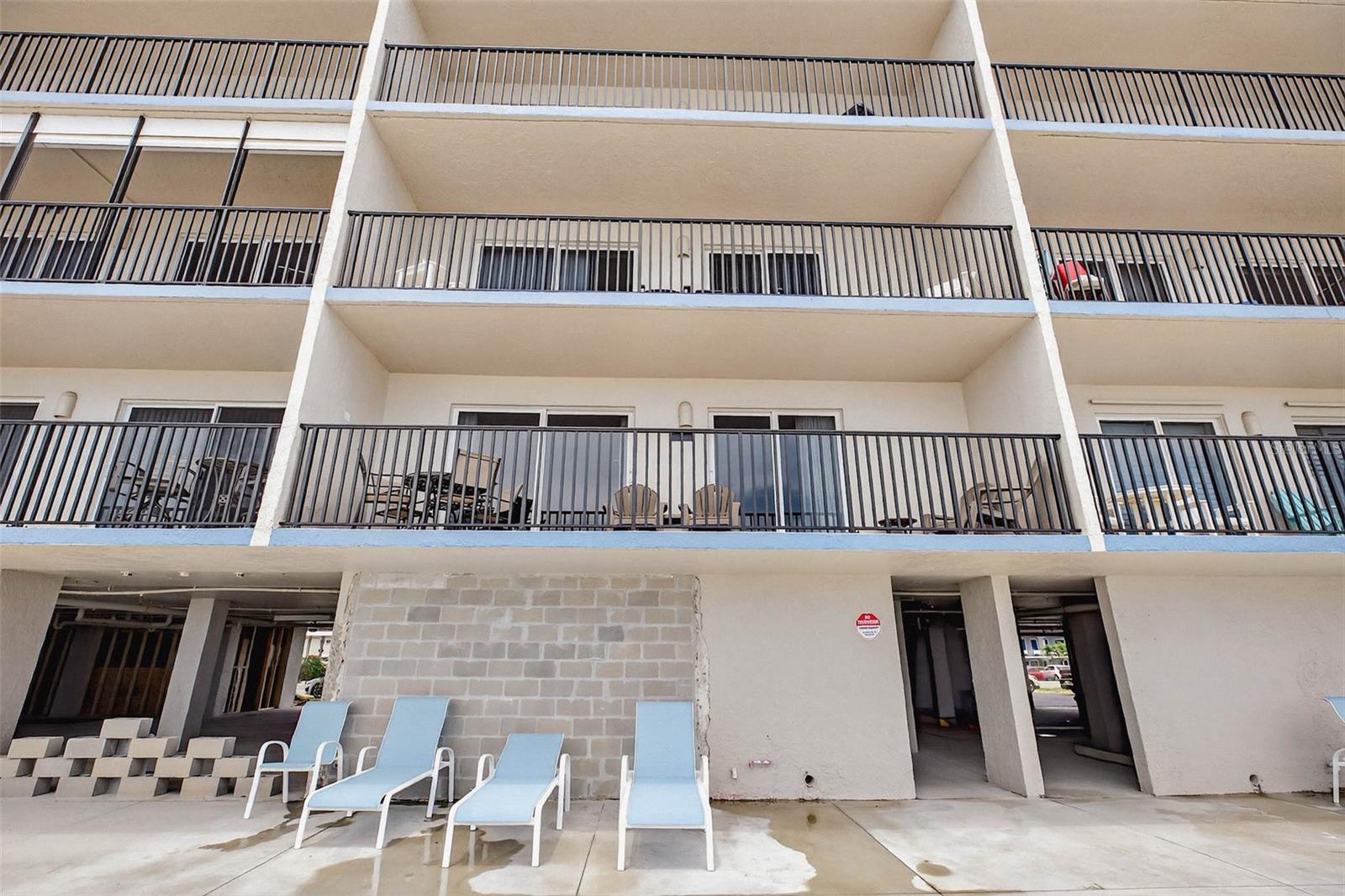 Image 34 of 42 For 14300 Gulf Boulevard 104