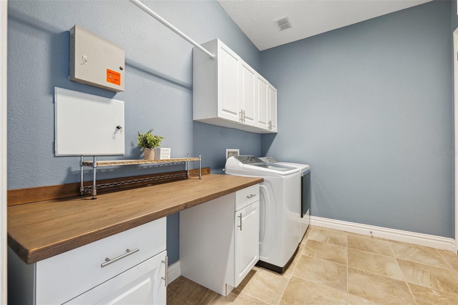 Image 33 of 45 For 6007 Quartz Lake Way