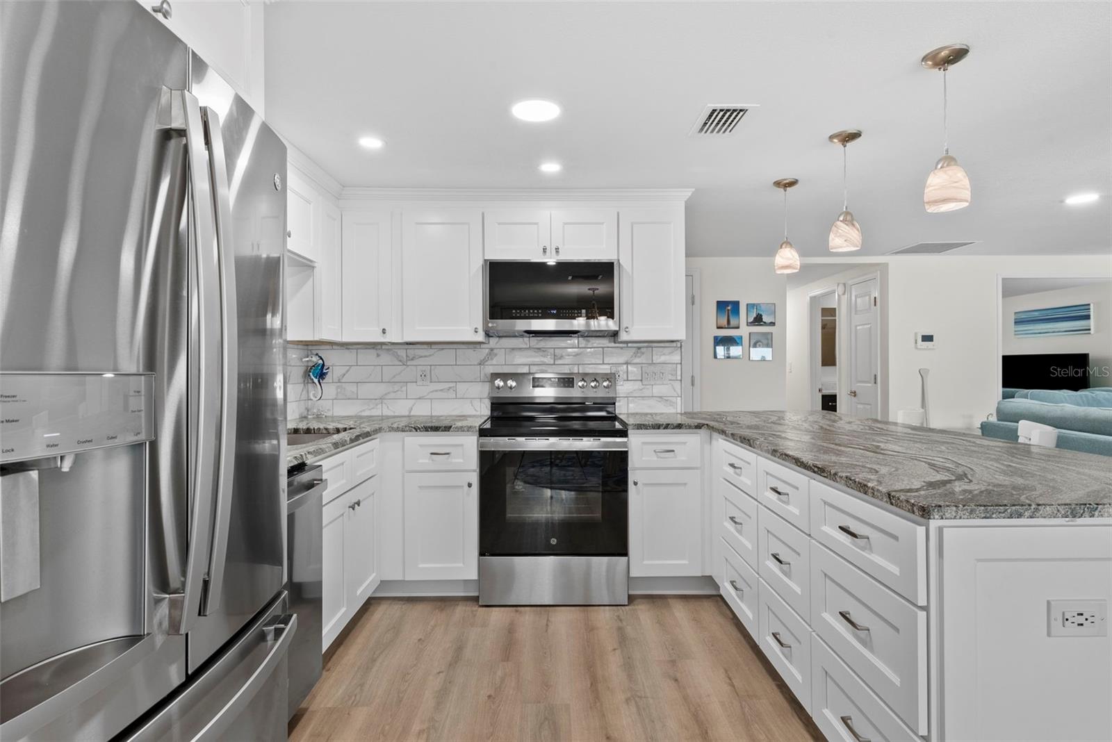 Image 15 of 95 For 4252 Floramar Terrace