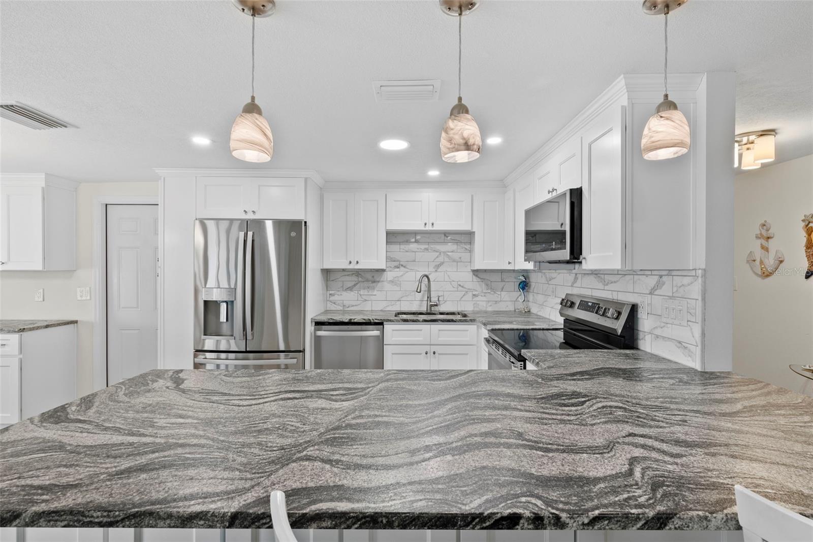 Image 16 of 95 For 4252 Floramar Terrace