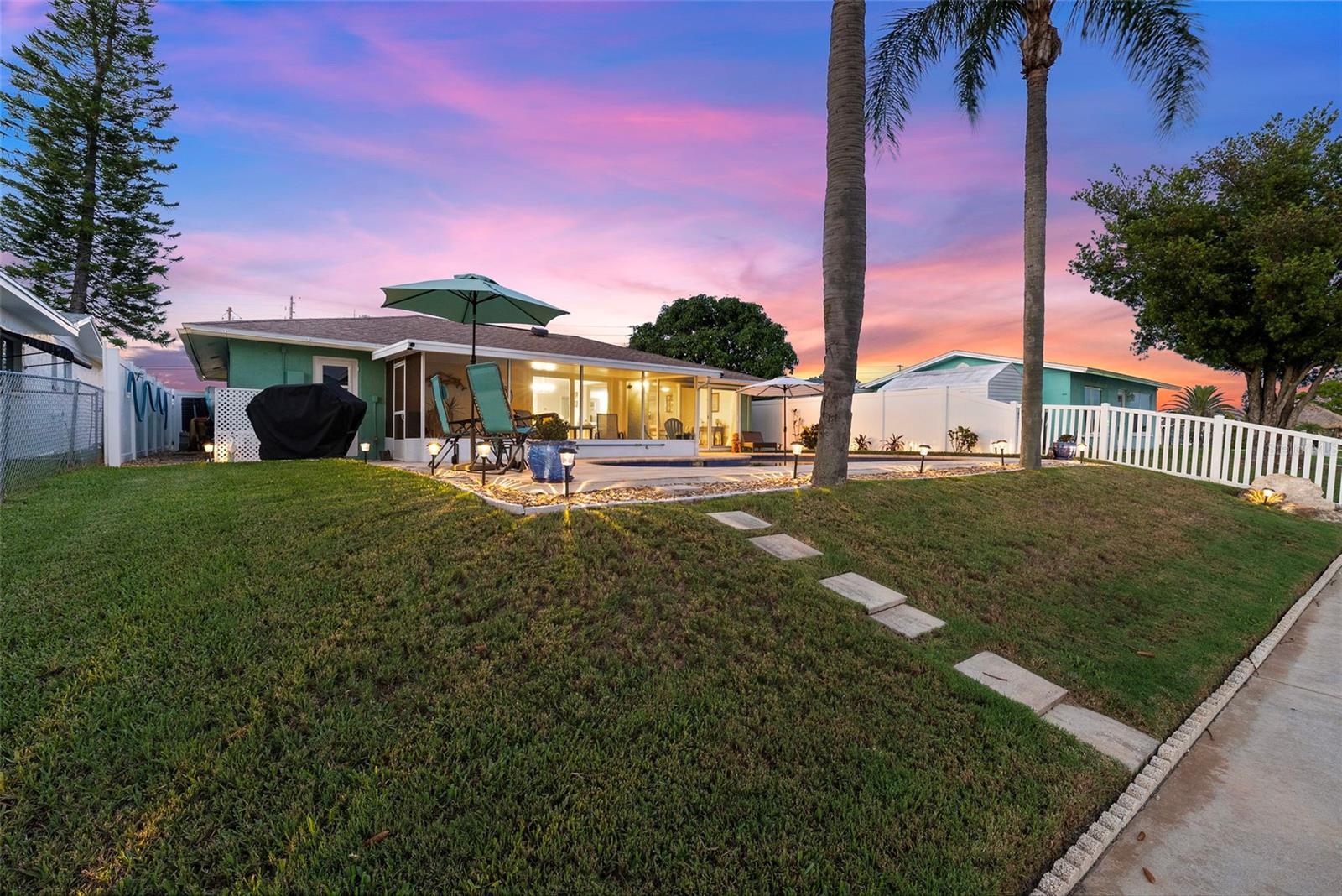 Image 34 of 95 For 4252 Floramar Terrace