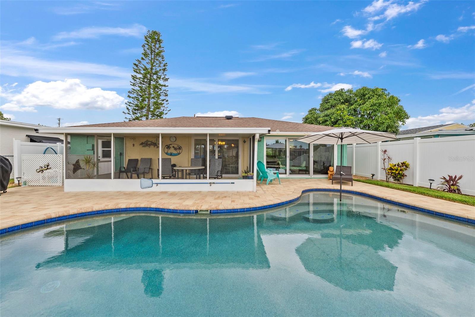 Image 37 of 95 For 4252 Floramar Terrace