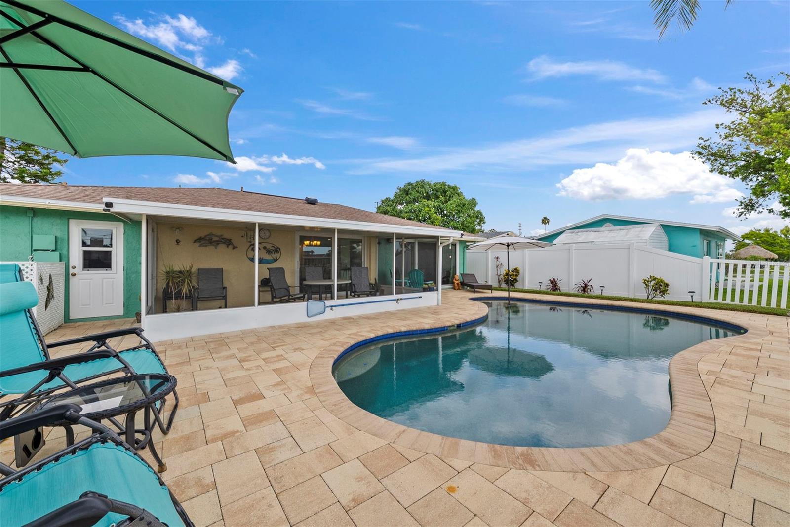 Image 38 of 95 For 4252 Floramar Terrace