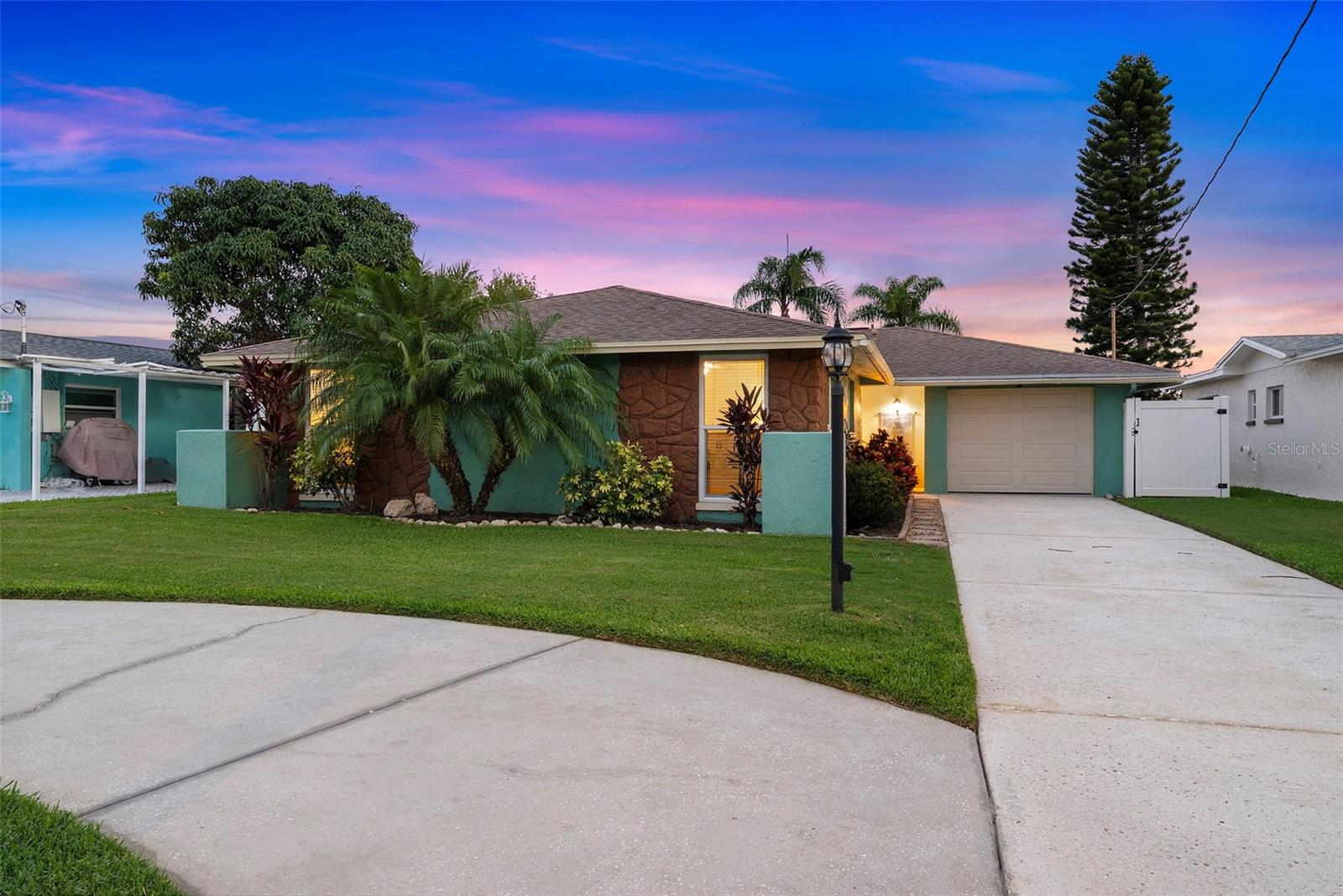 Image 47 of 95 For 4252 Floramar Terrace