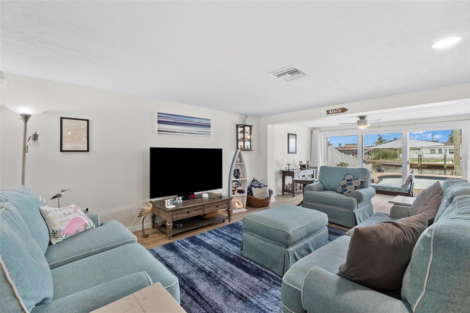 Image 5 of 95 For 4252 Floramar Terrace
