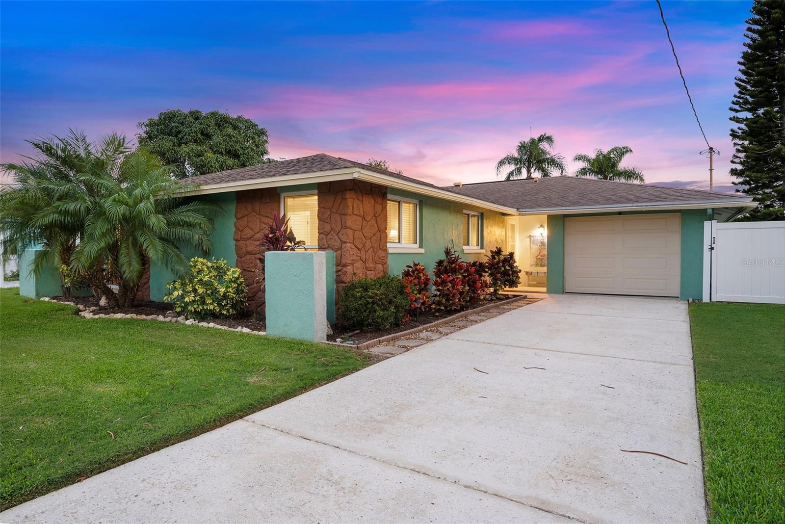Image 63 of 95 For 4252 Floramar Terrace
