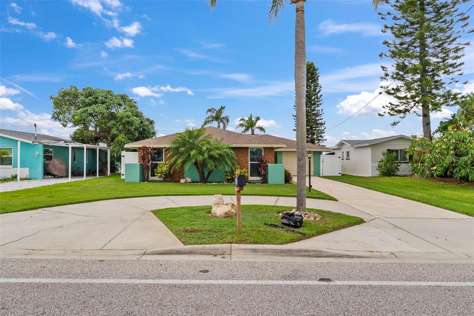 Image 68 of 95 For 4252 Floramar Terrace