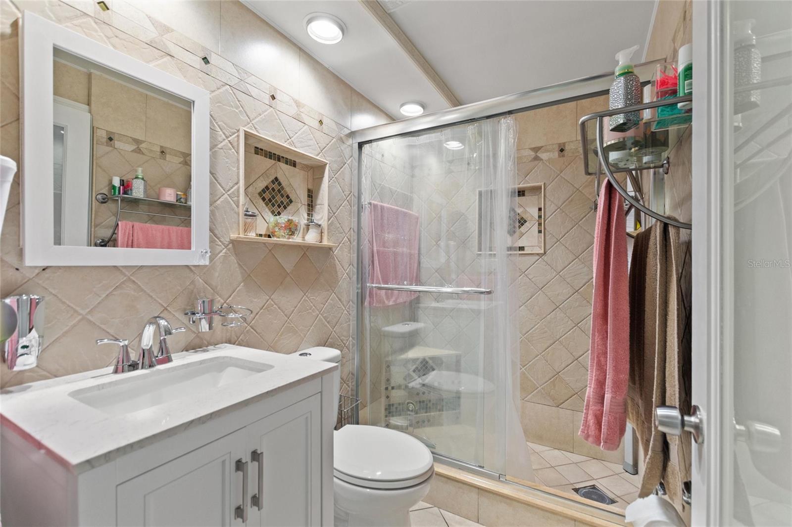 Image 16 of 61 For 4709 Club Circle