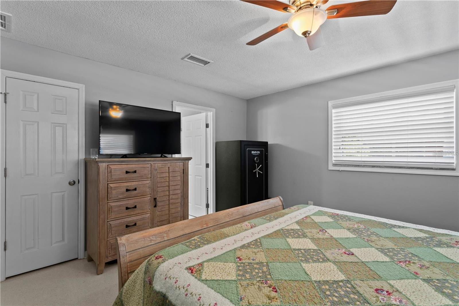 Image 20 of 37 For 232 Timberlane Drive