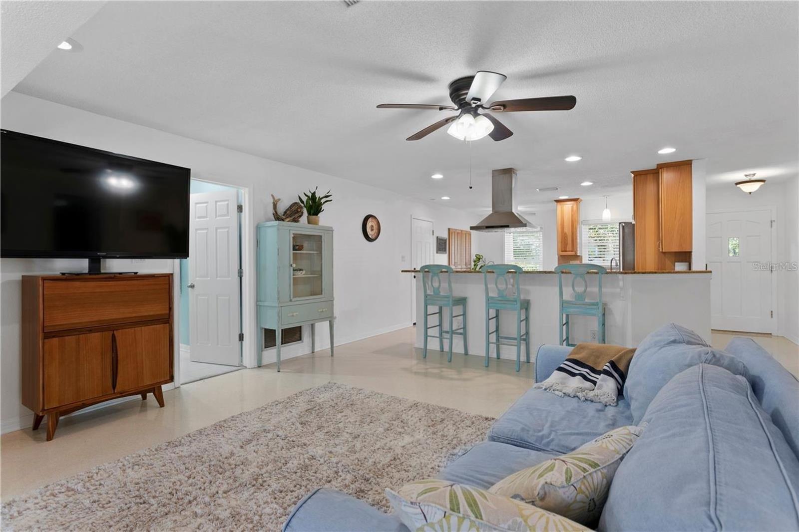 Image 7 of 37 For 232 Timberlane Drive