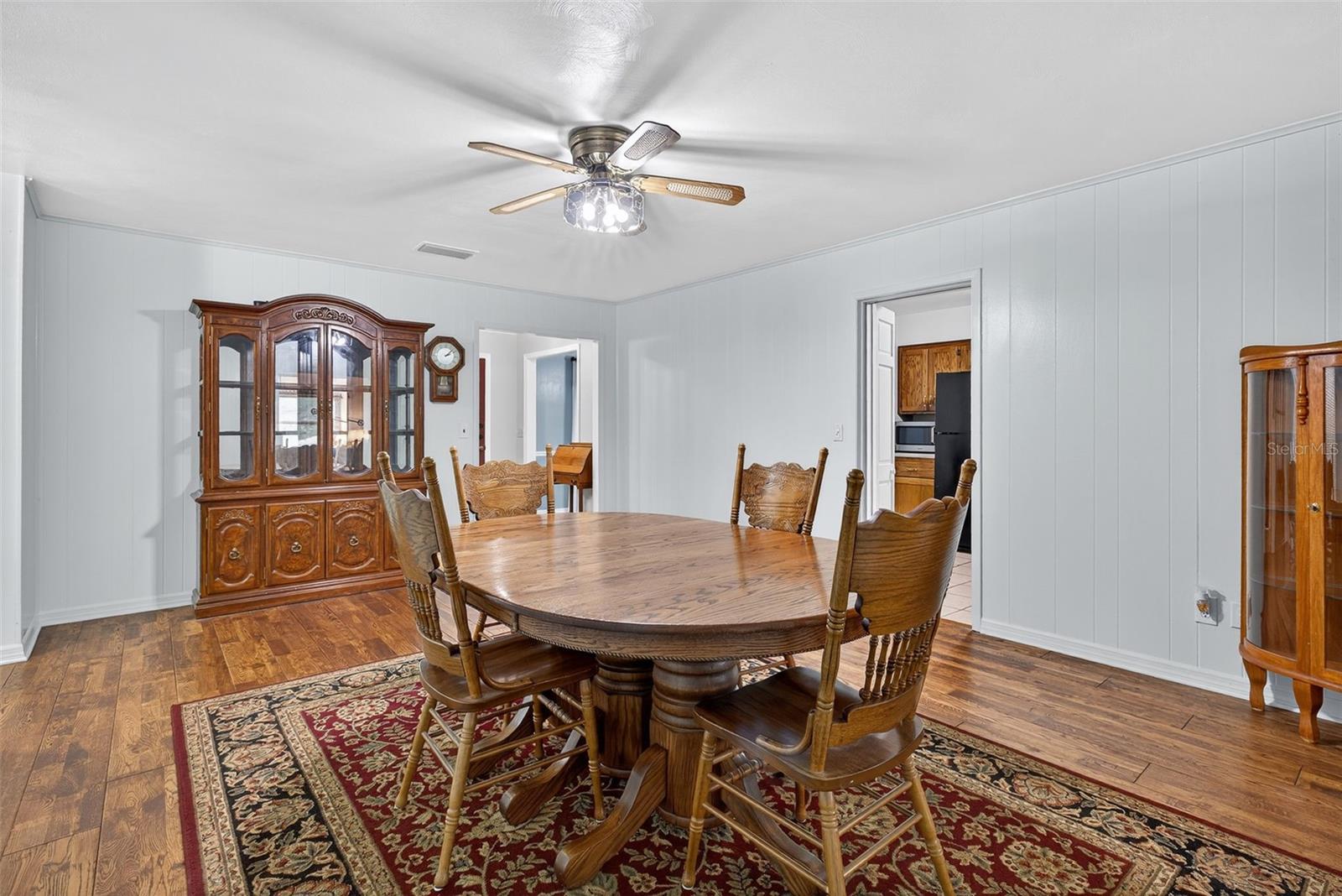Image 12 of 48 For 11001 Ridgedale Road