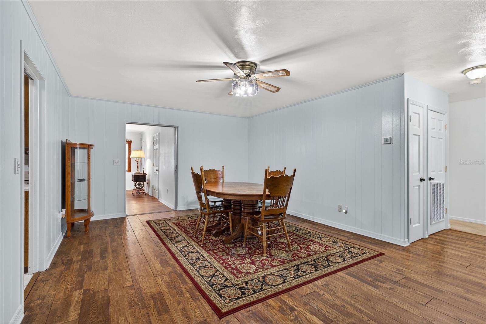 Image 13 of 48 For 11001 Ridgedale Road