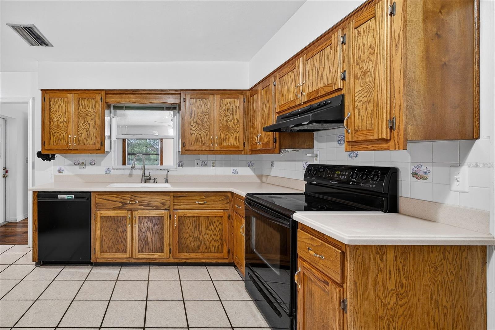 Image 3 of 48 For 11001 Ridgedale Road
