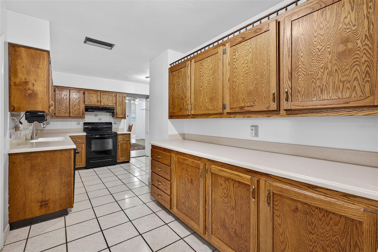 Image 4 of 48 For 11001 Ridgedale Road