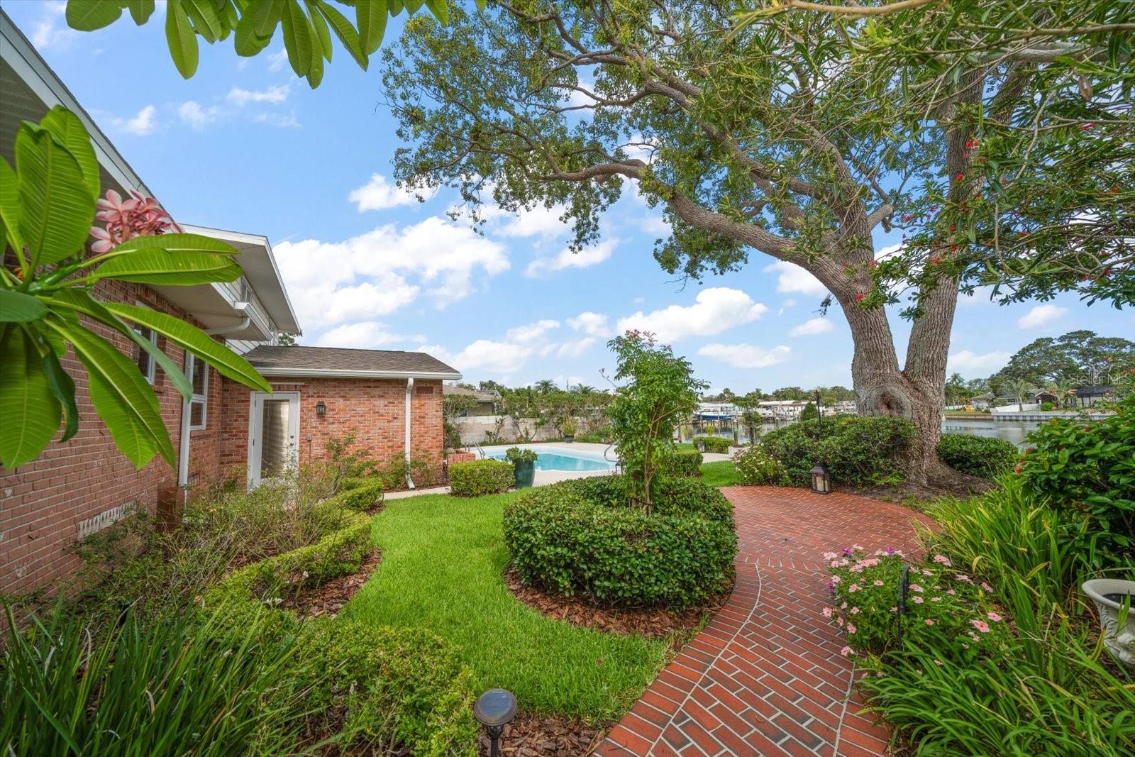 Image 31 of 38 For 4146 Harbor Hills Drive