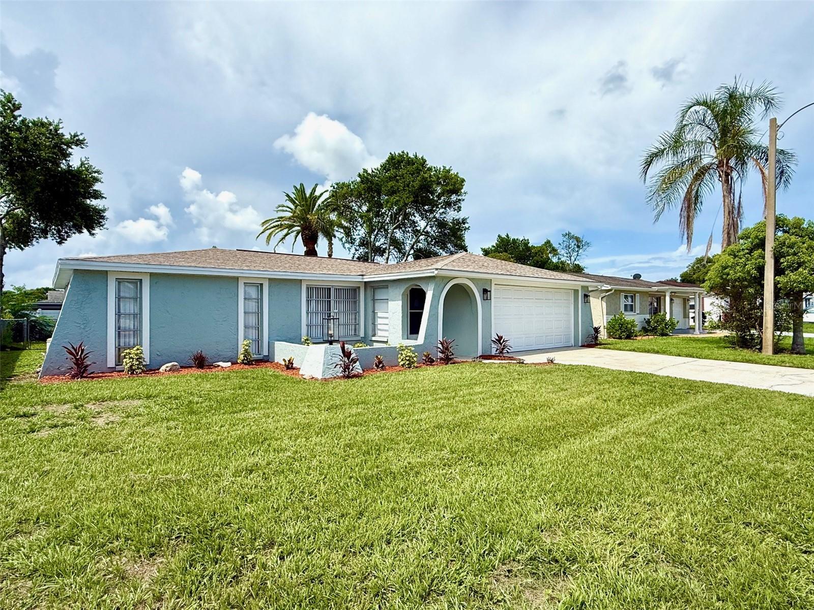 Image 4 of 35 For 7314 Ivanhoe Drive