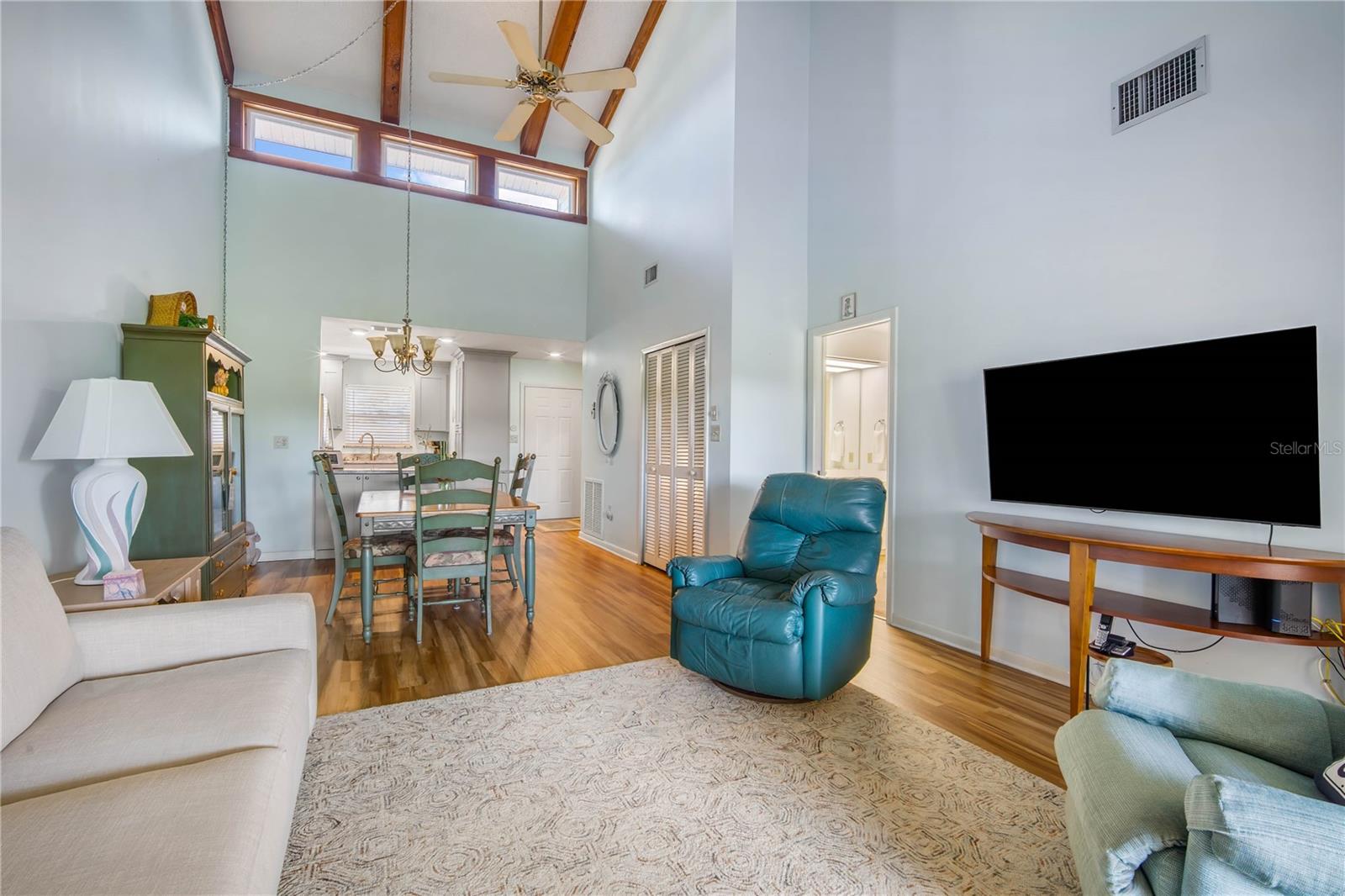 Image 13 of 22 For 5225 Imperial Lakes Boulevard 44