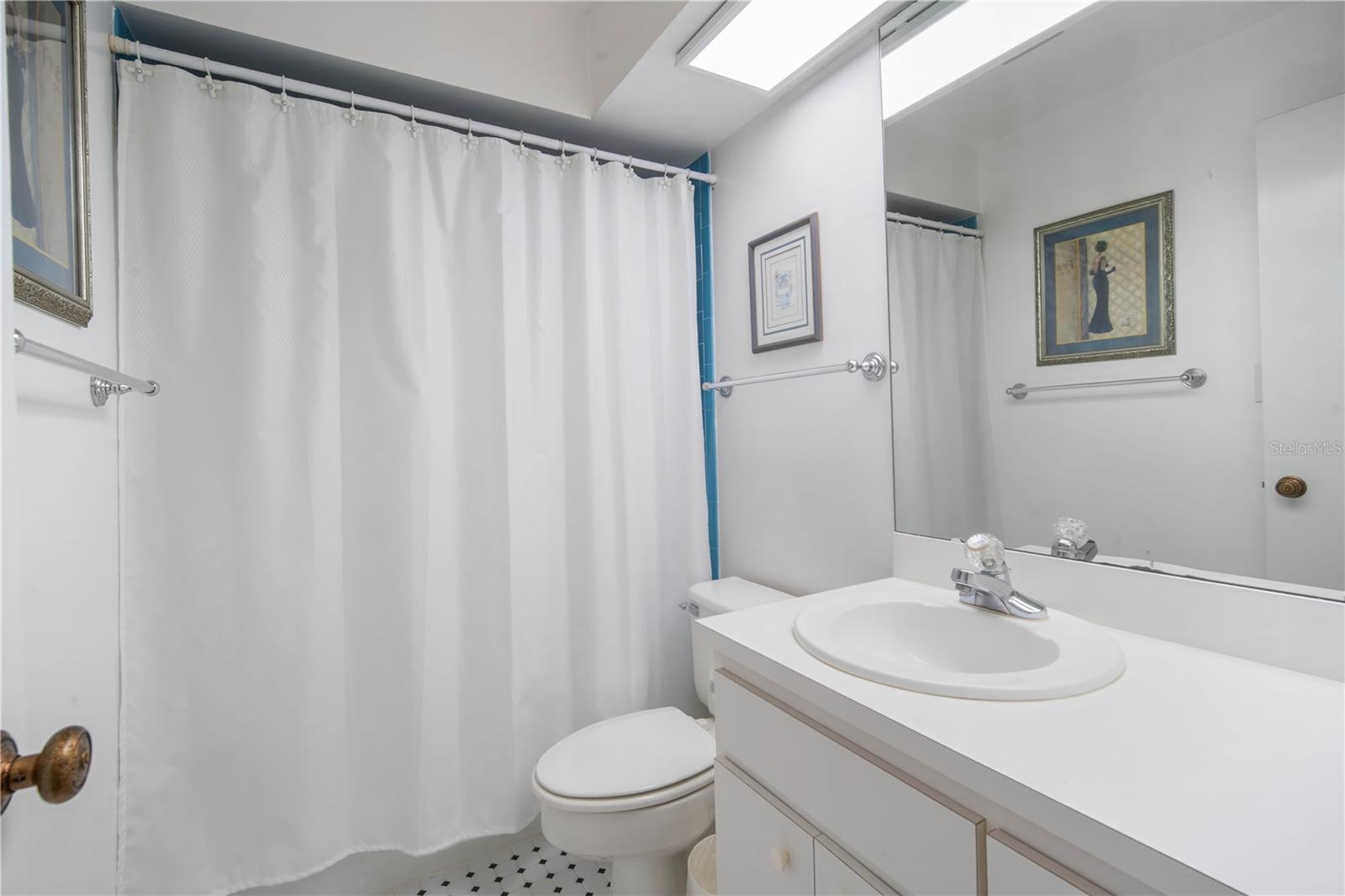 Image 7 of 22 For 5225 Imperial Lakes Boulevard 44