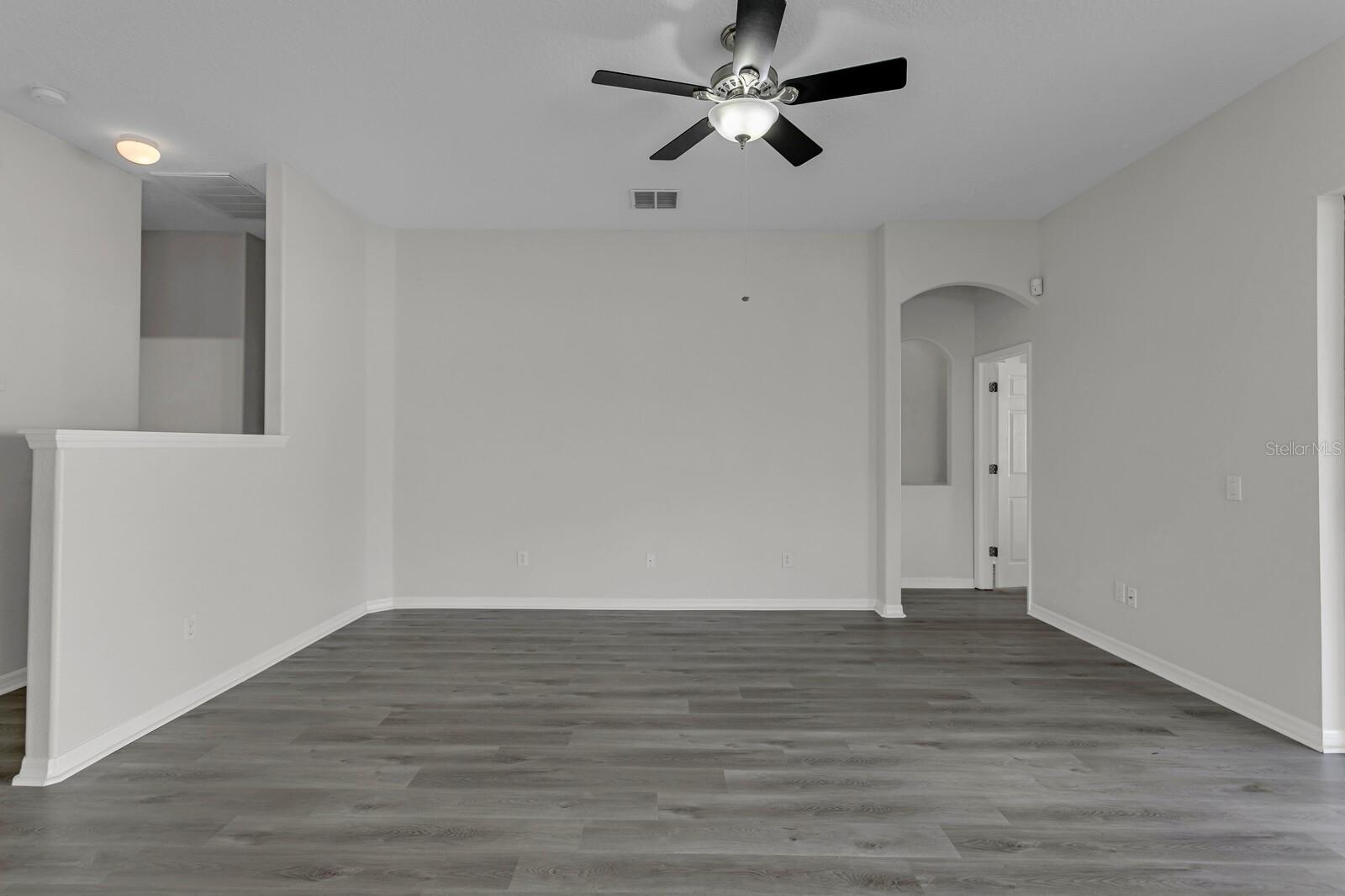 Image 32 of 40 For 15412 Montilla Loop