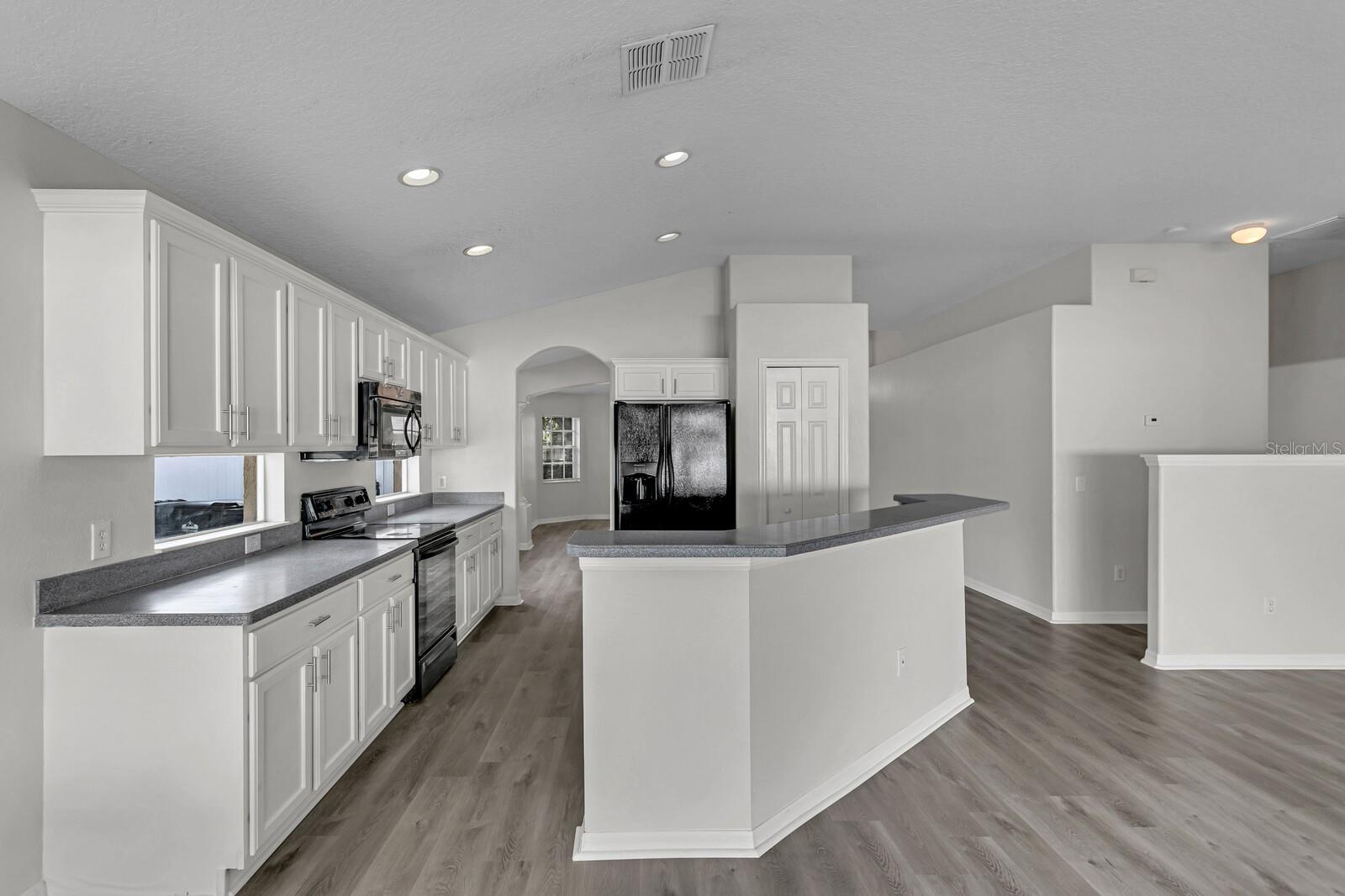 Image 4 of 40 For 15412 Montilla Loop