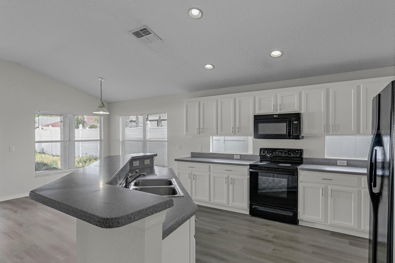 Image 8 of 40 For 15412 Montilla Loop