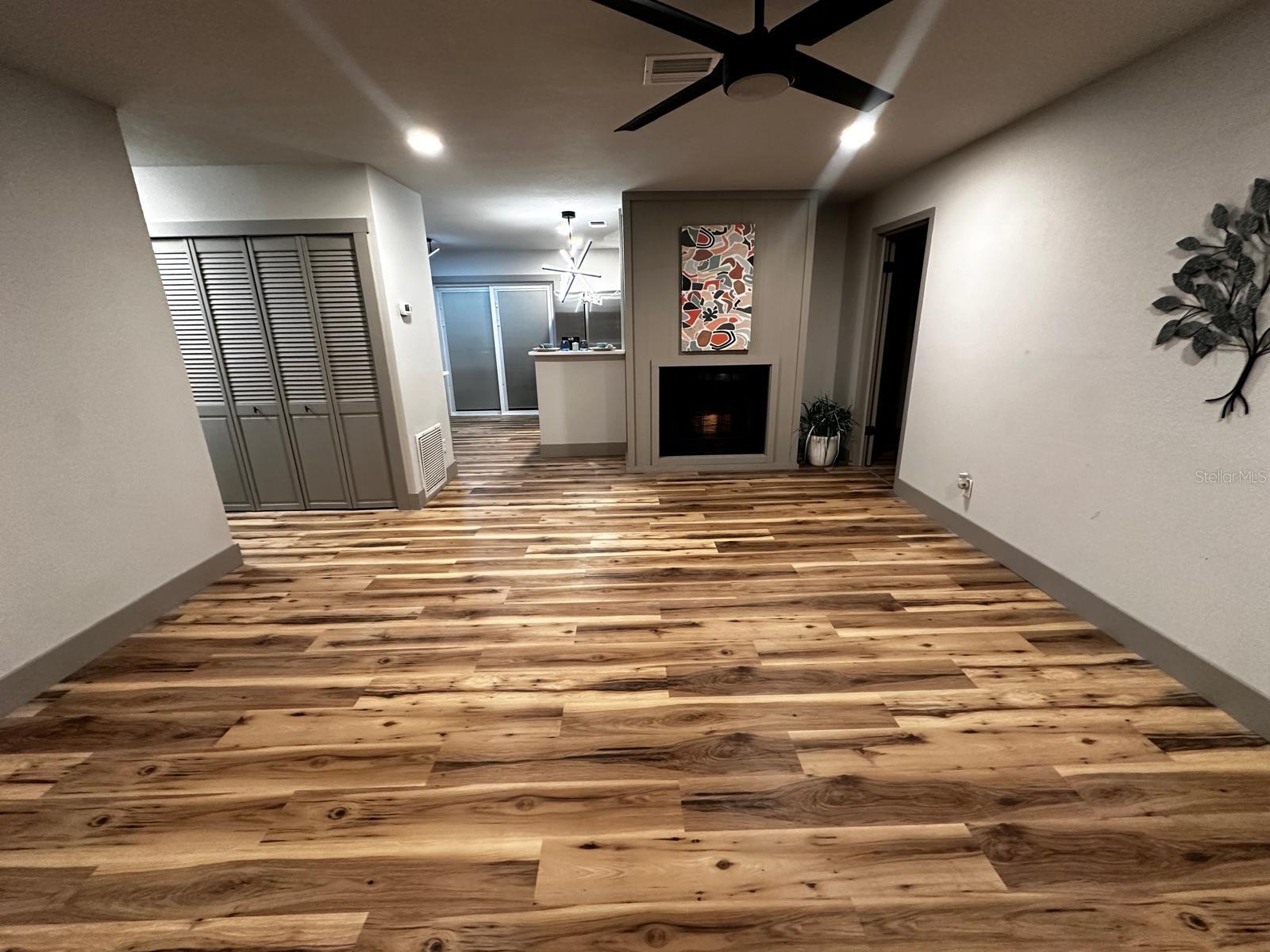 Image 6 of 68 For 5950 Edison Street