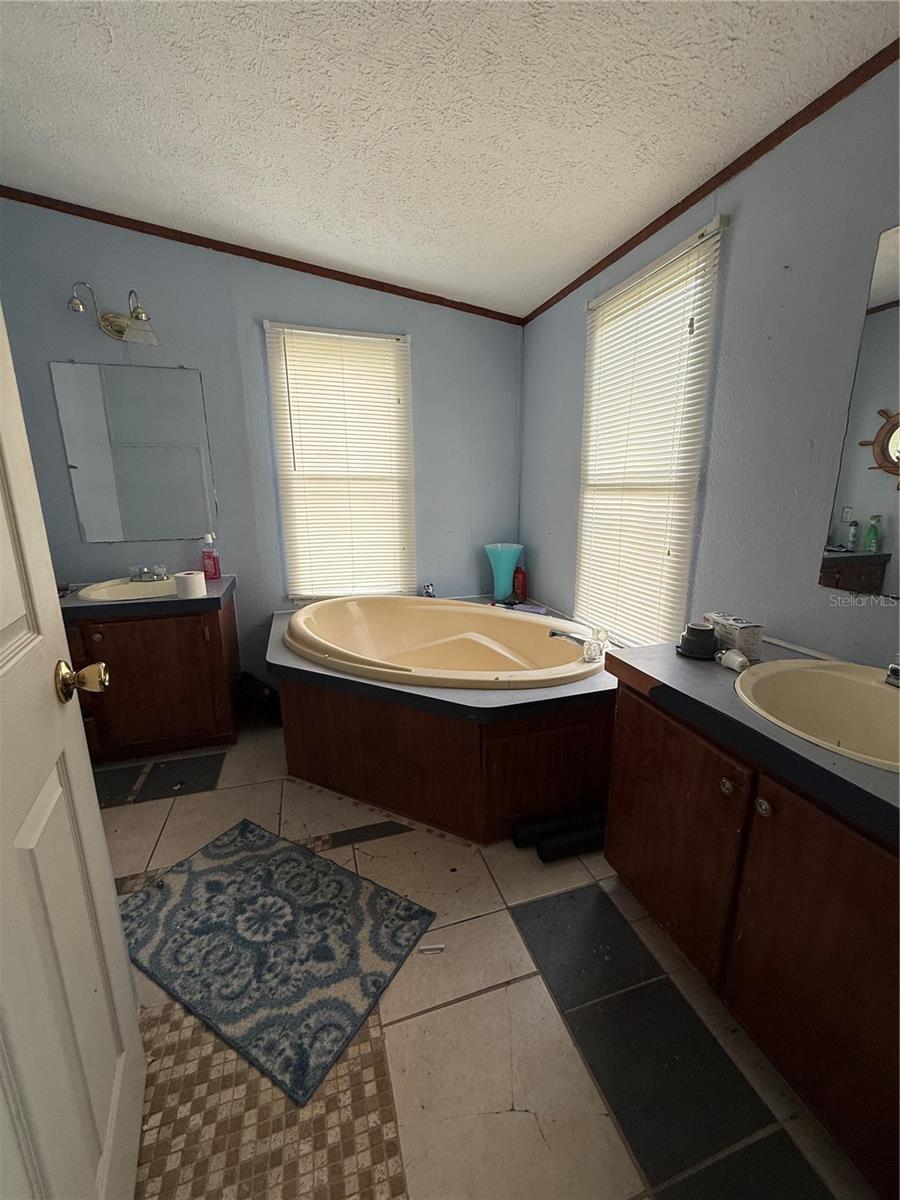 Image 12 of 14 For 4330 Leisure Lakes Drive