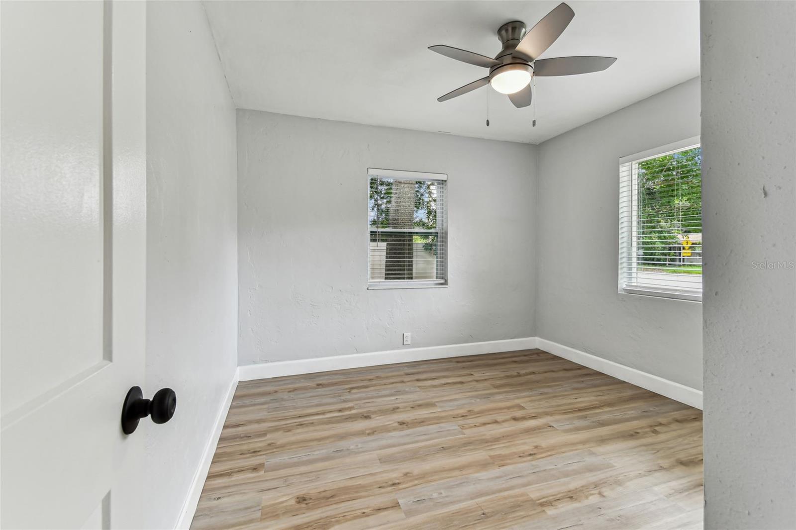 Image 10 of 24 For 508 38th Avenue N