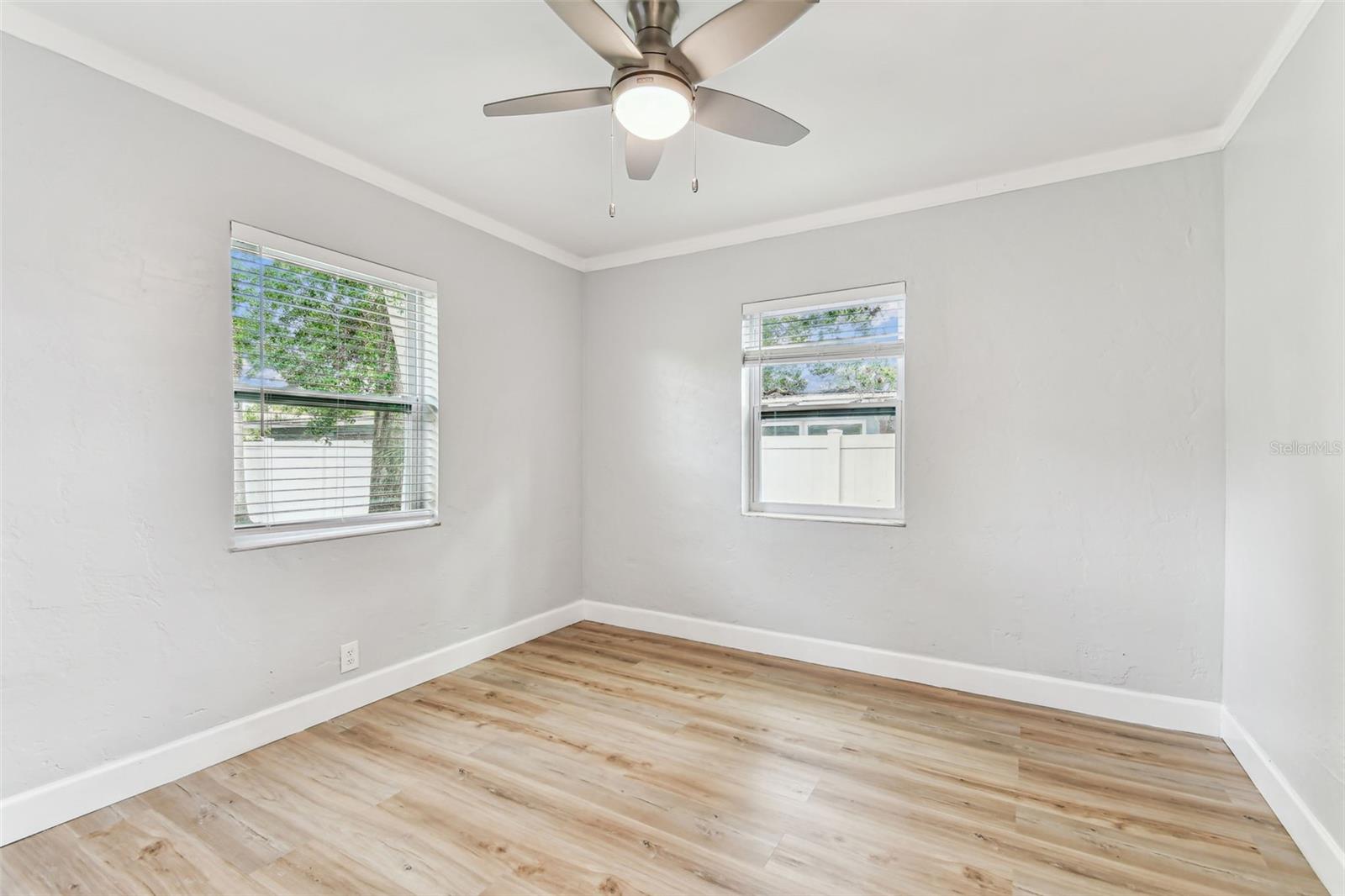 Image 11 of 24 For 508 38th Avenue N