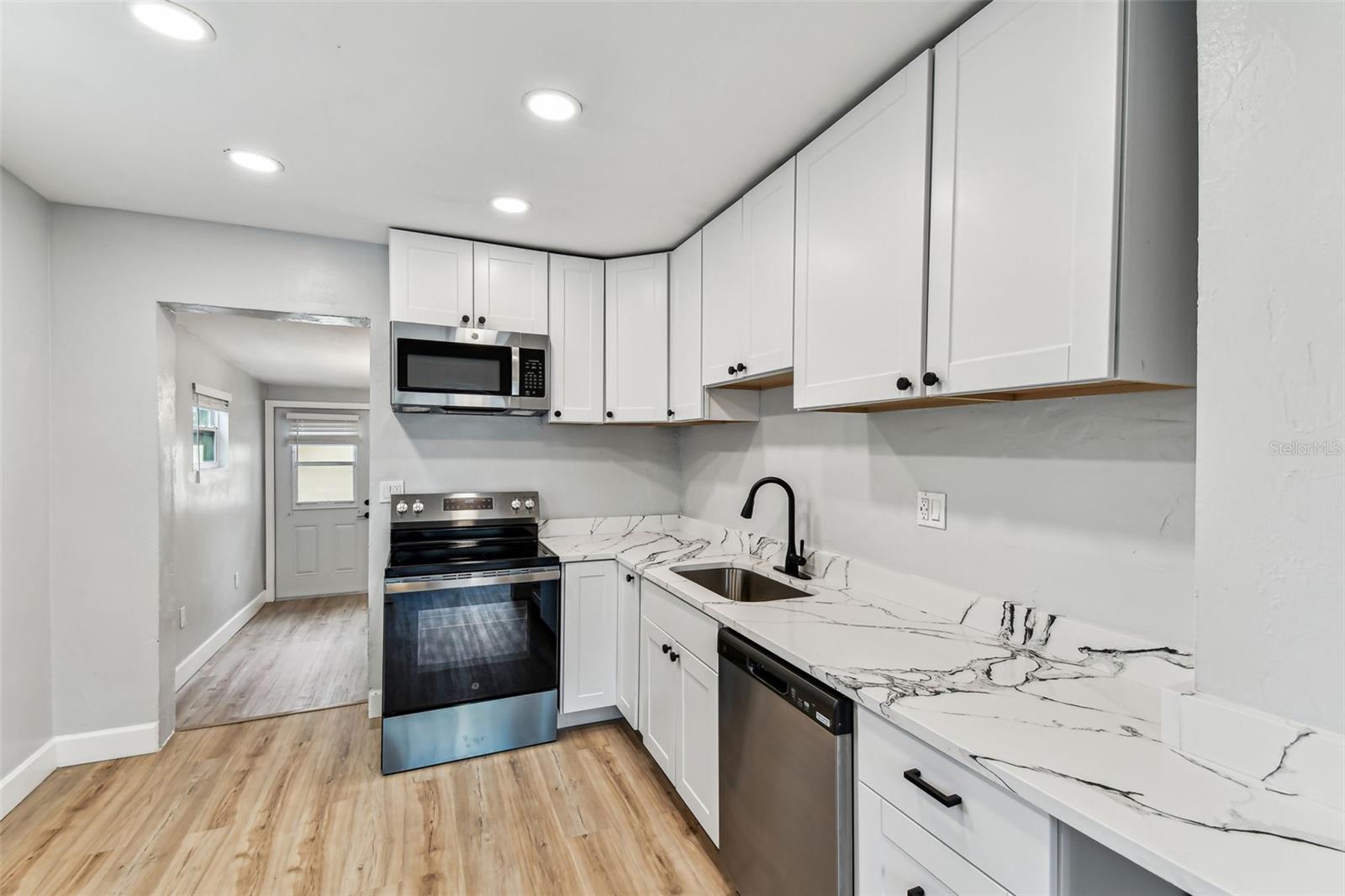 Image 14 of 24 For 508 38th Avenue N