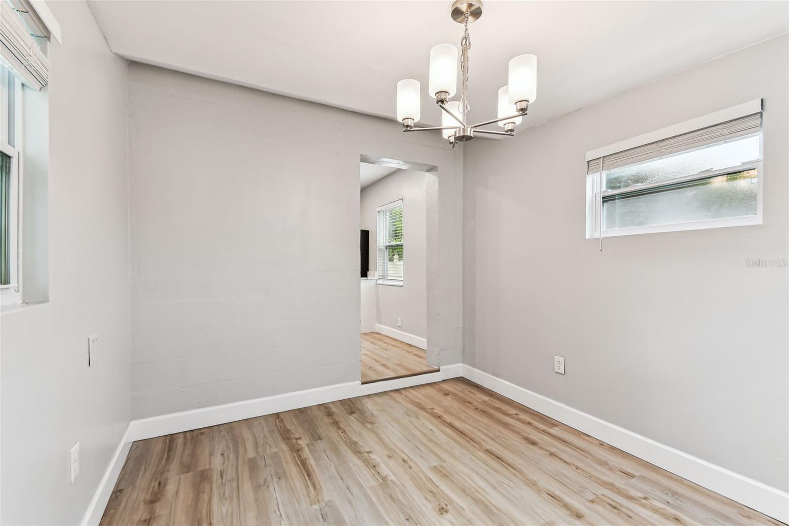 Image 17 of 24 For 508 38th Avenue N