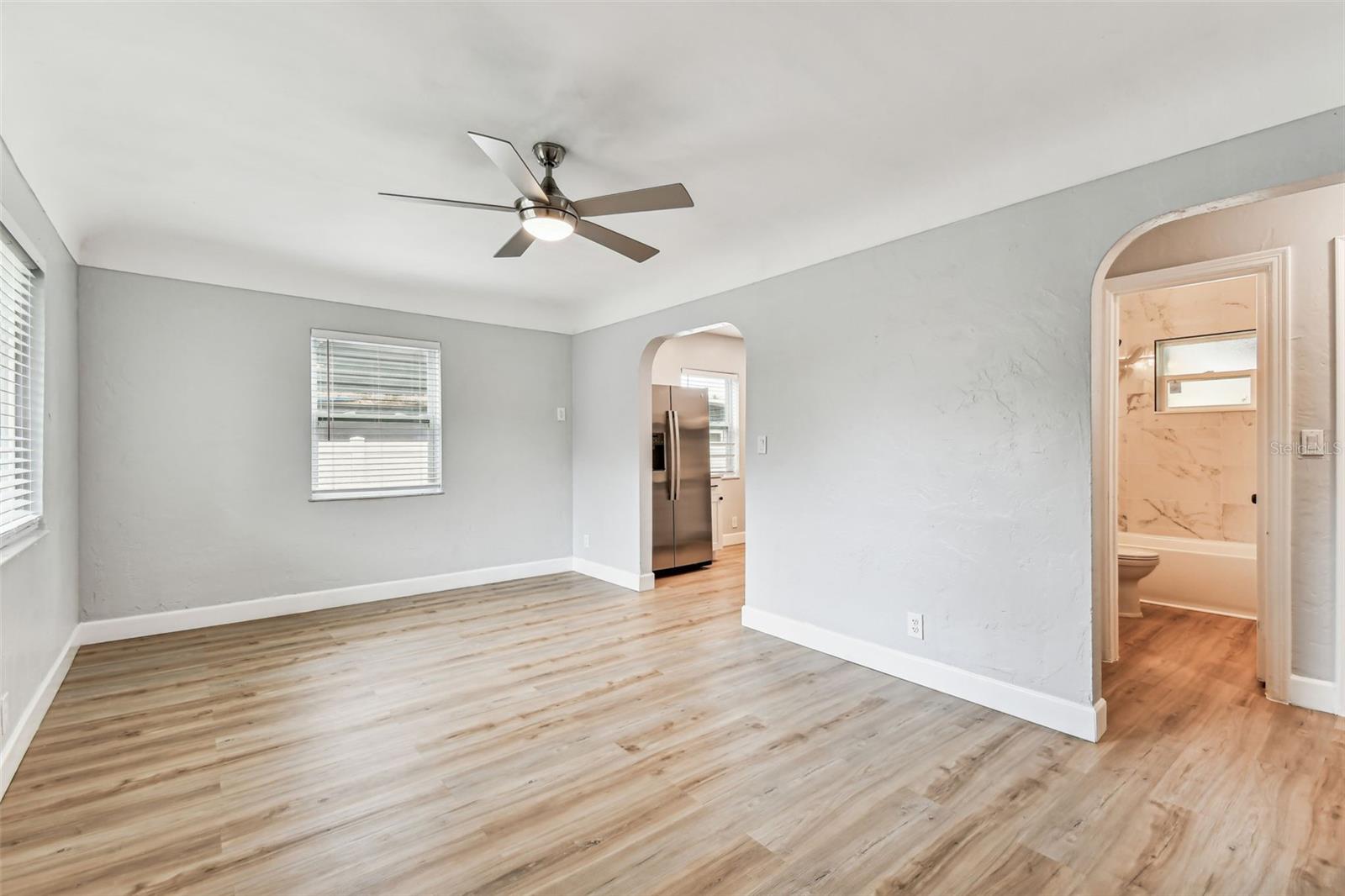 Image 3 of 24 For 508 38th Avenue N