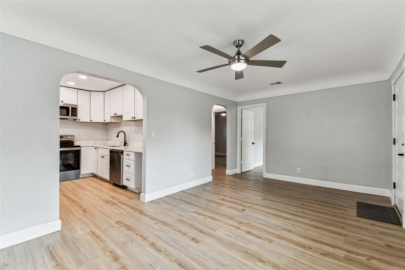 Image 4 of 24 For 508 38th Avenue N