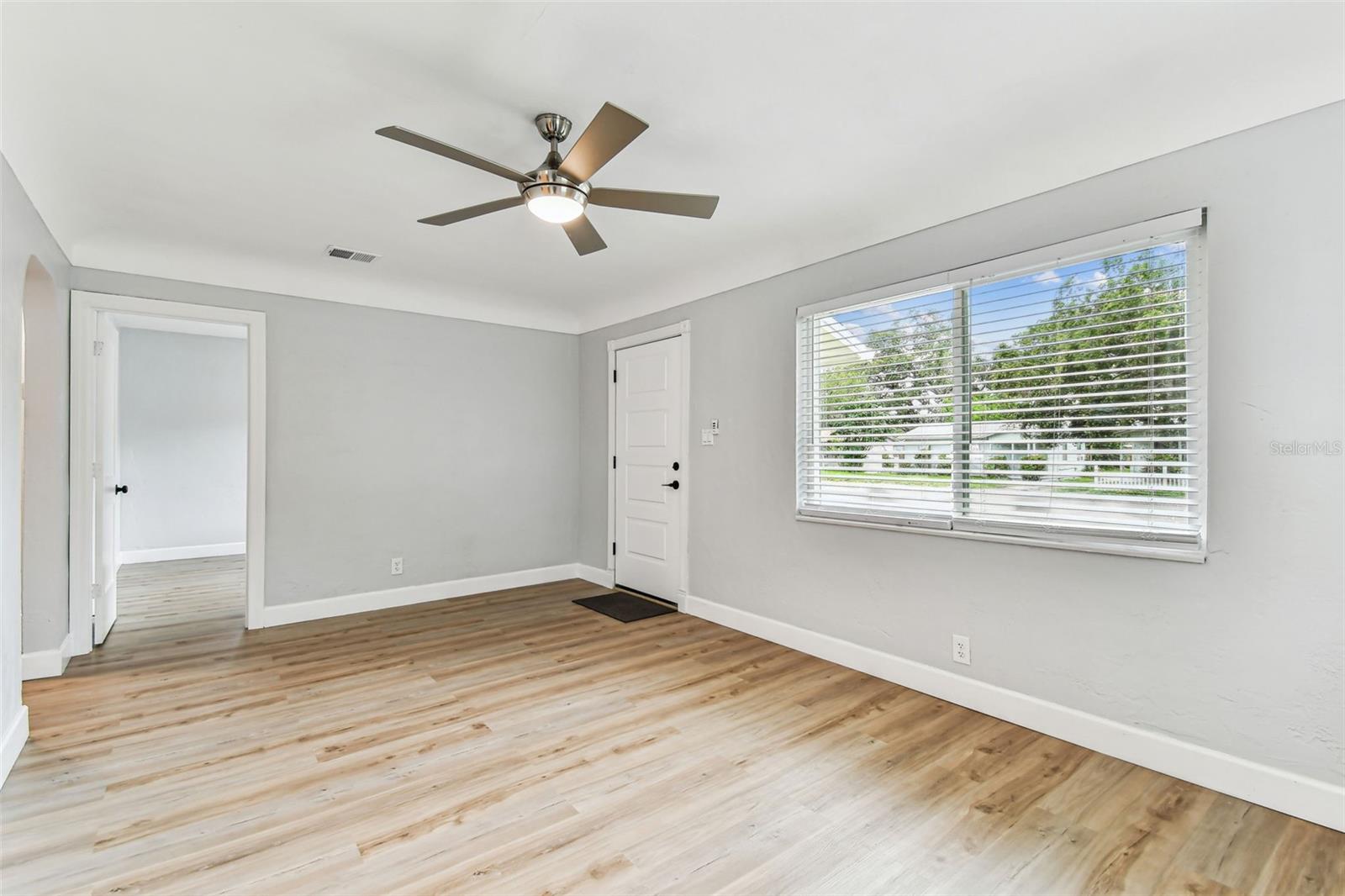 Image 5 of 24 For 508 38th Avenue N