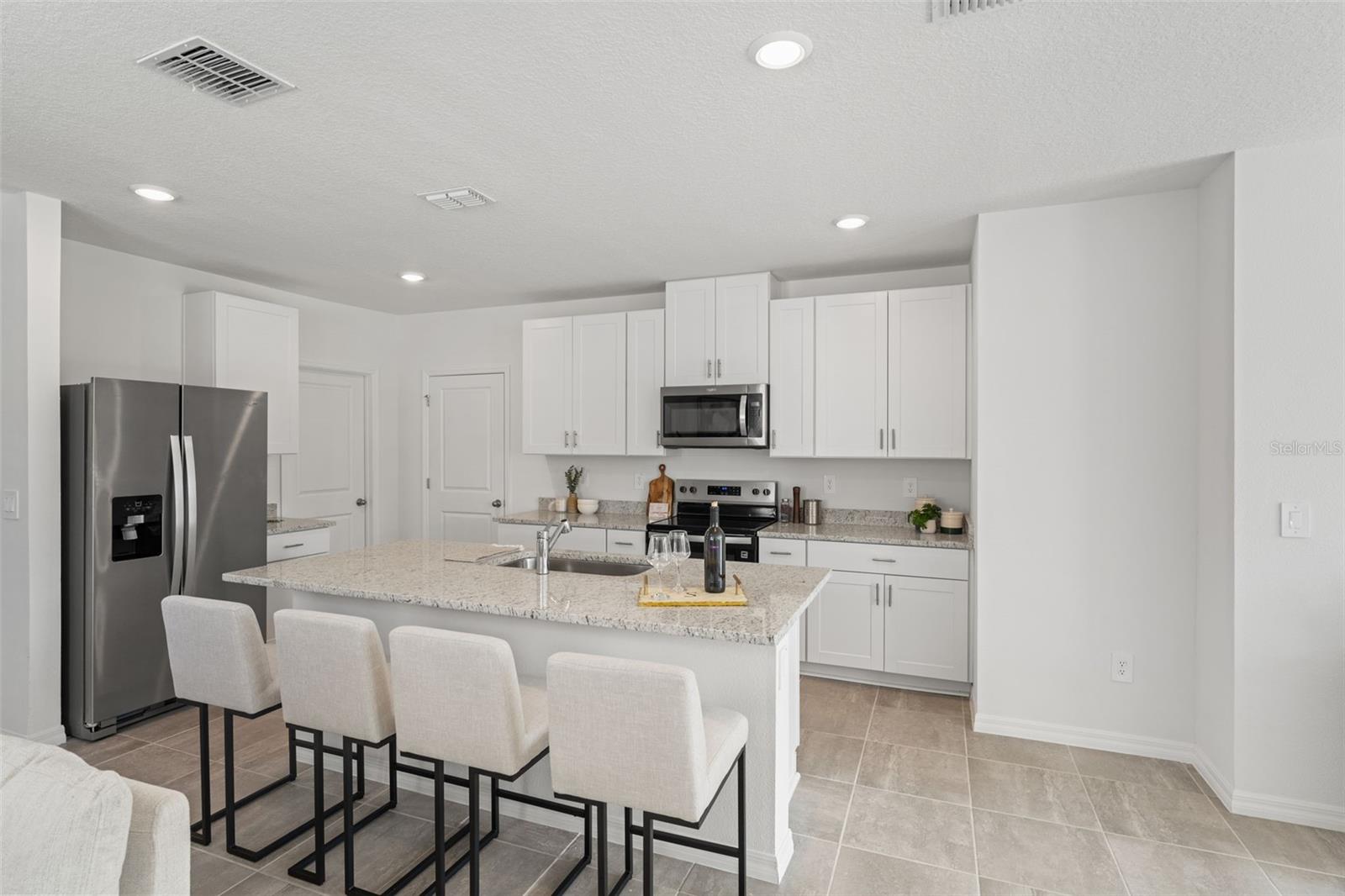 Listing photo id 12 for 3655 Moscato Drive