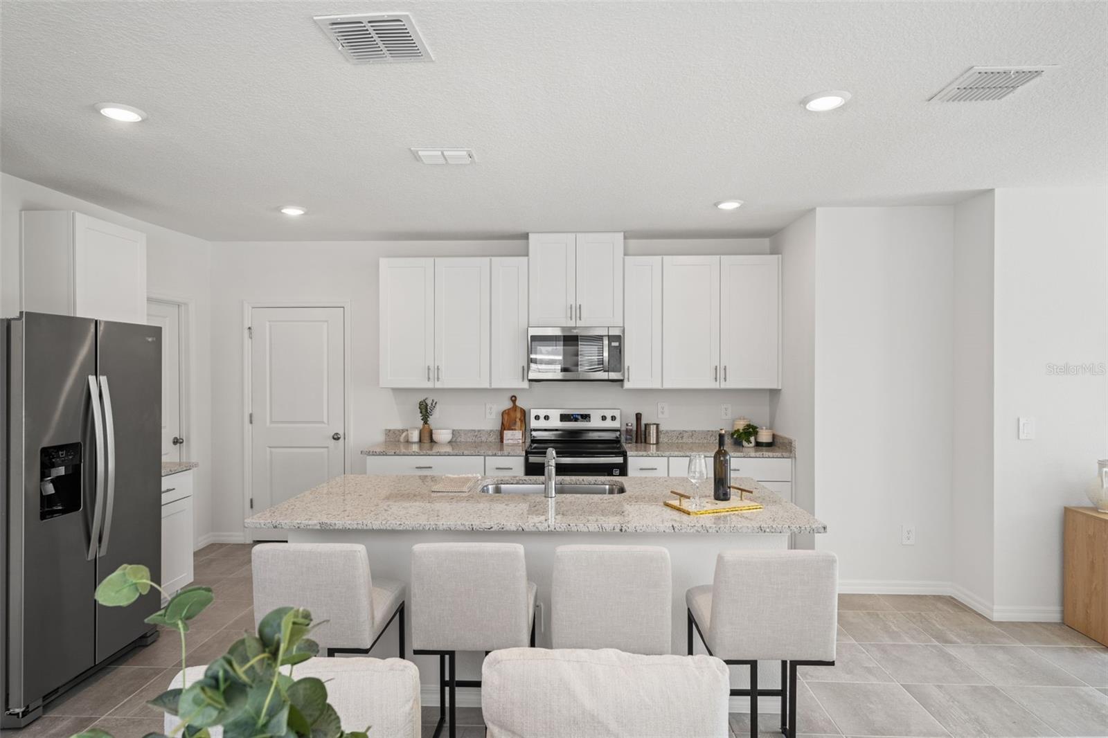 Listing photo id 13 for 3655 Moscato Drive