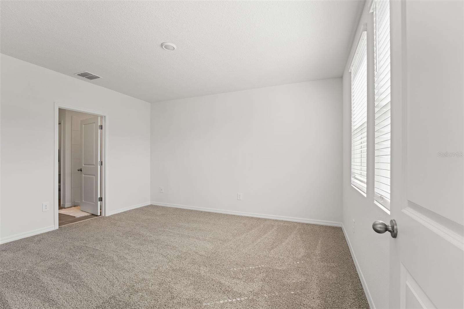 Listing photo id 15 for 3655 Moscato Drive