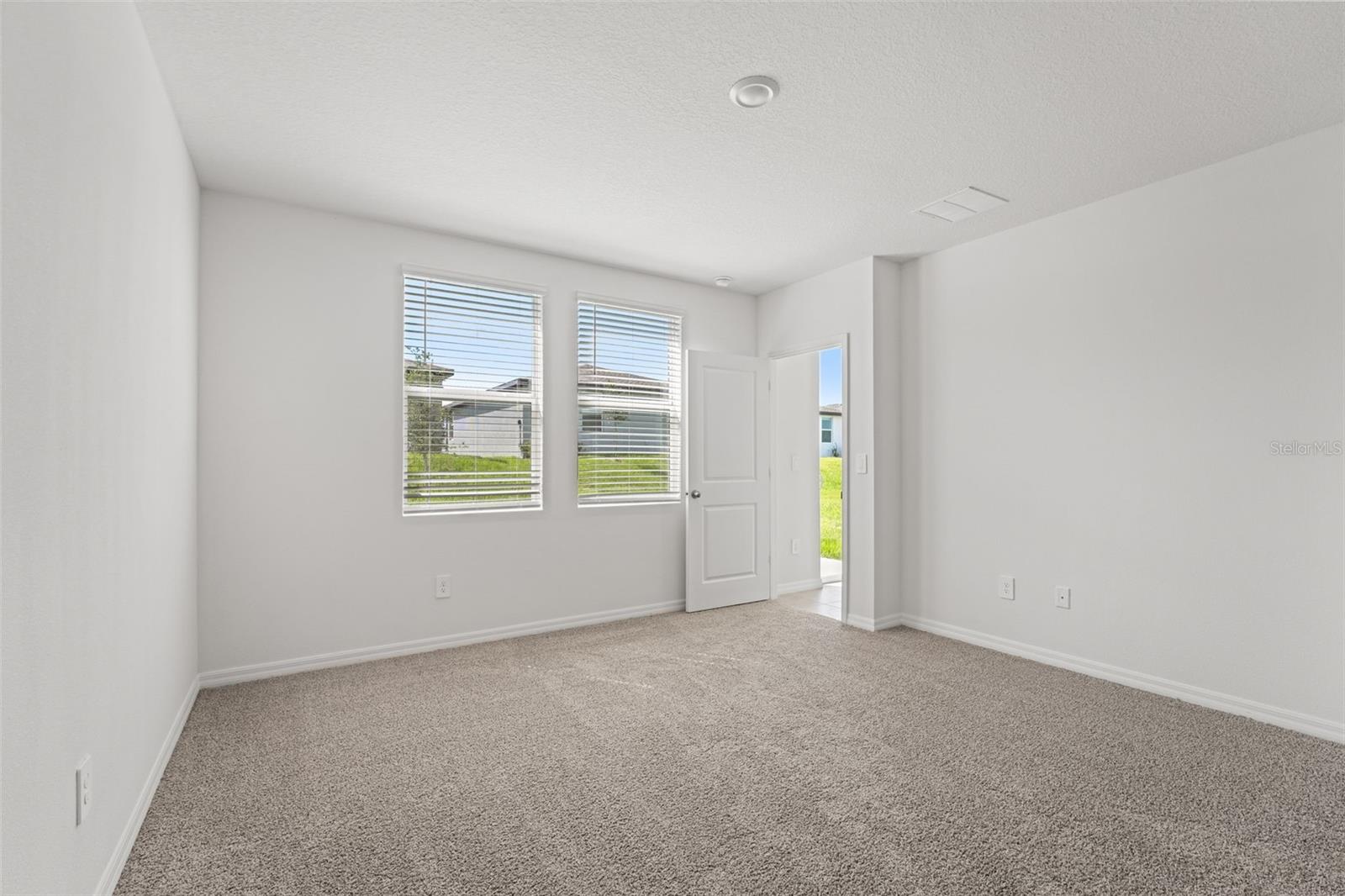 Listing photo id 16 for 3655 Moscato Drive