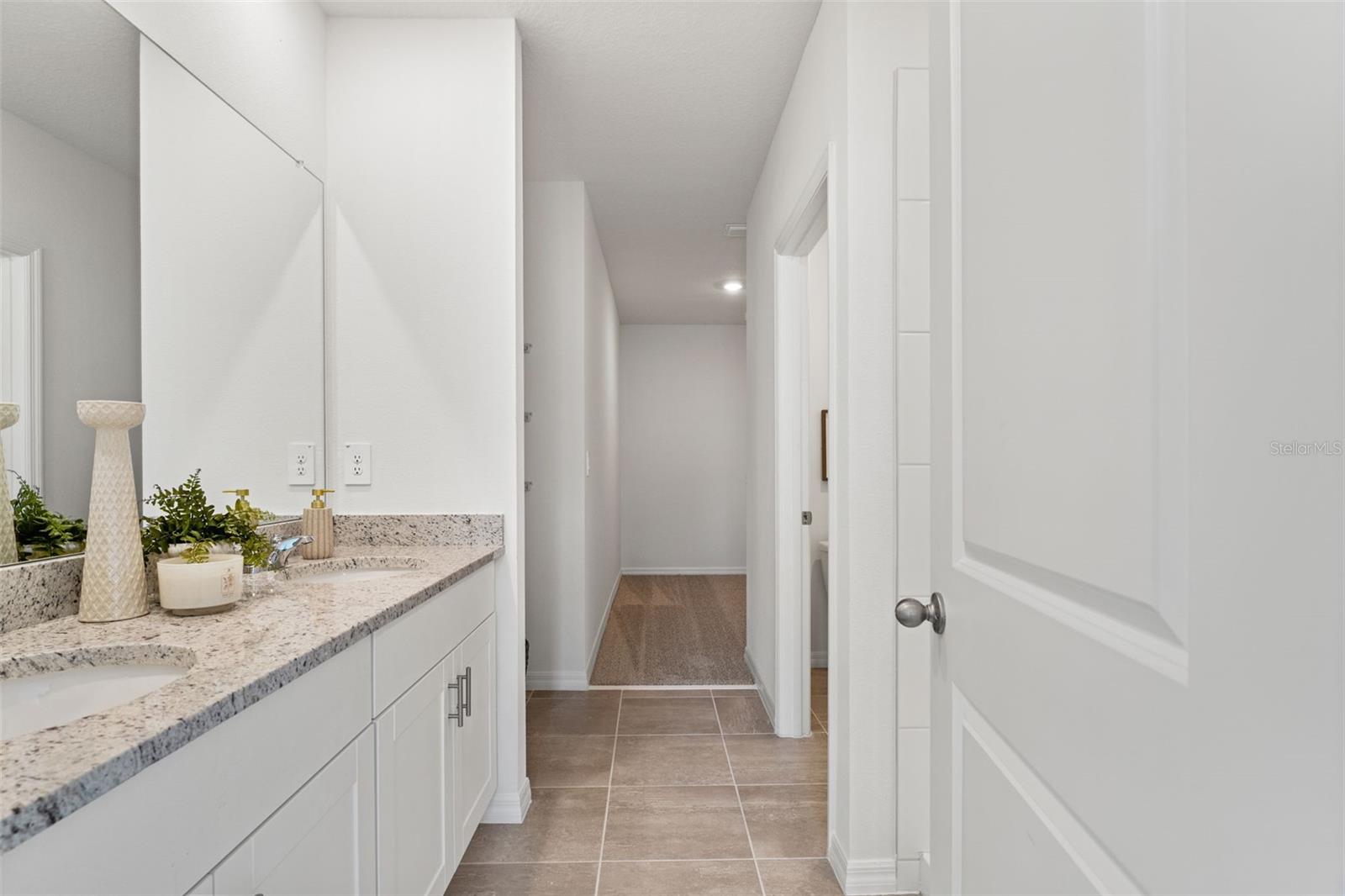 Listing photo id 19 for 3655 Moscato Drive