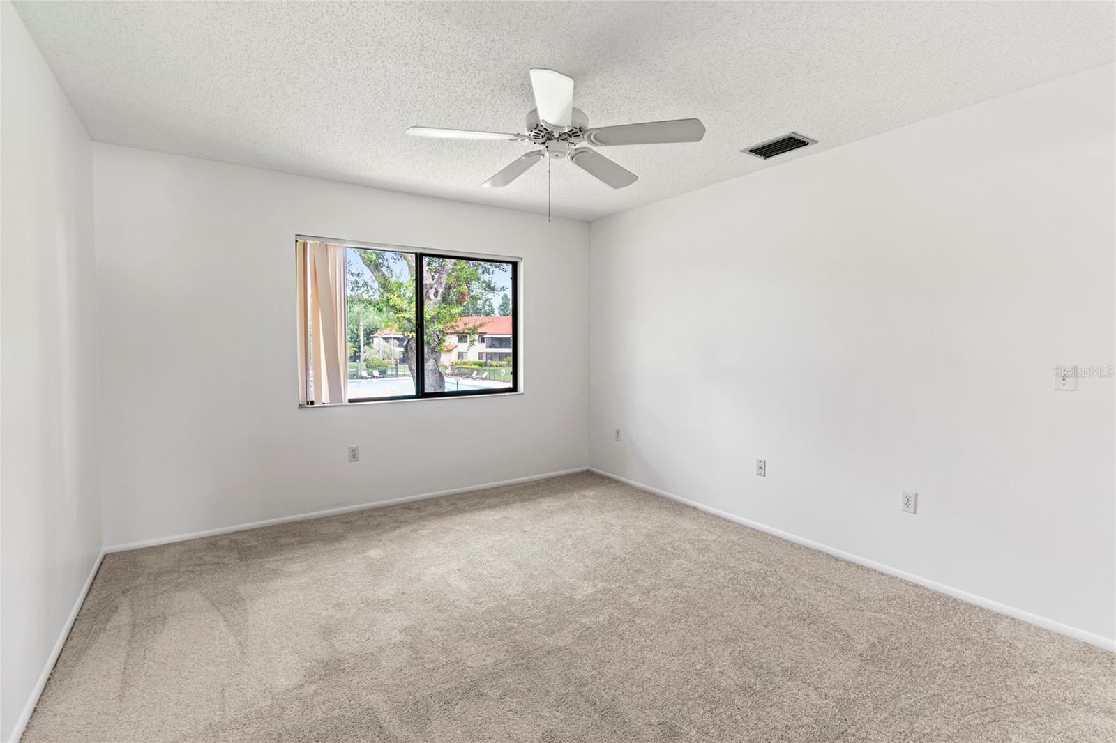 Image 26 of 55 For 5785 Gardens Drive