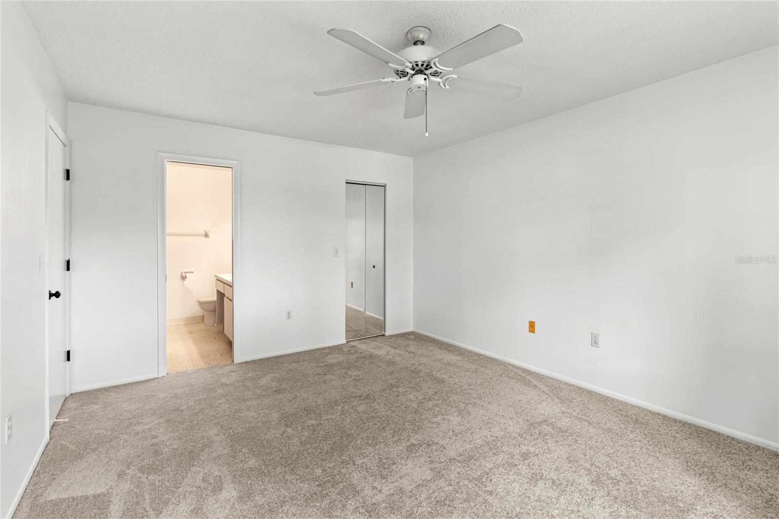 Image 27 of 55 For 5785 Gardens Drive
