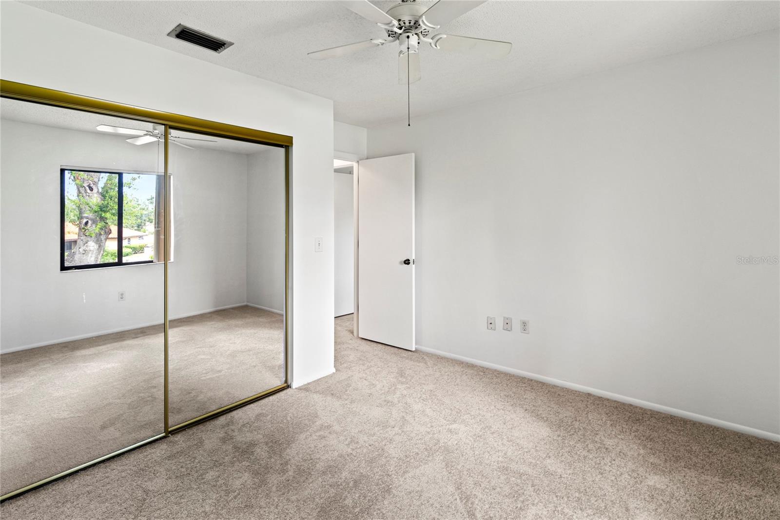 Image 33 of 55 For 5785 Gardens Drive