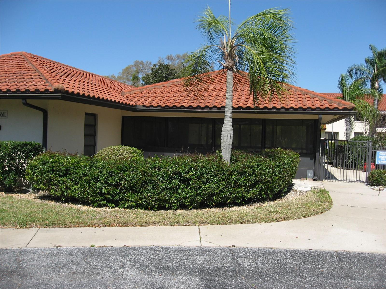 Image 42 of 55 For 5785 Gardens Drive